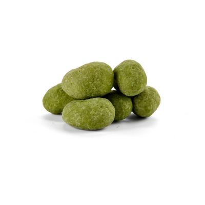 Cashew dragees in white chocolate with matcha