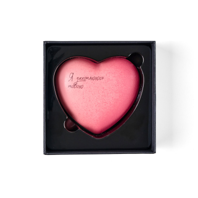 White chocolate heart with pistachio-raspberry filling