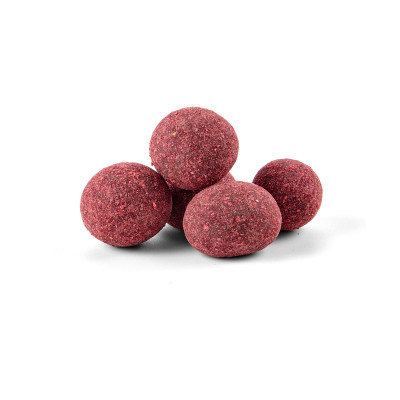 Strawberry dragee in milk chocolate