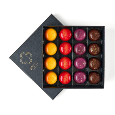 Gift with red wine The taste of tradition