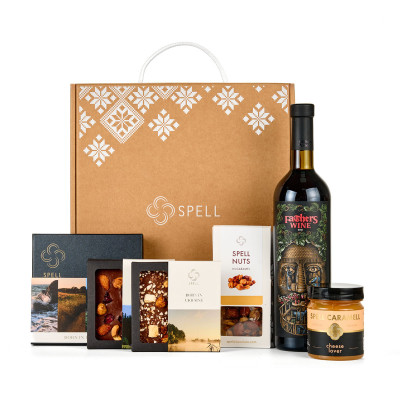Gift with red wine The taste of tradition