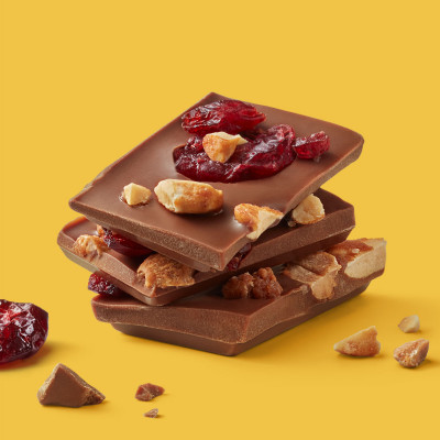 Milk chocolate with peanuts and cranberries