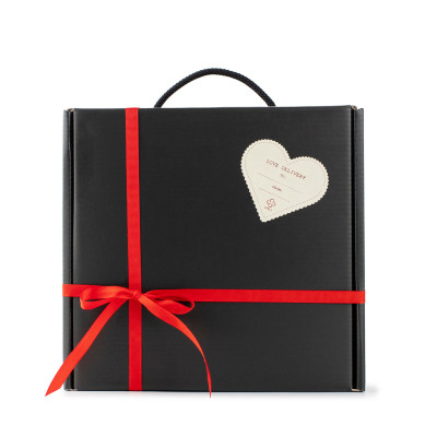 Small black gift box for those in love 