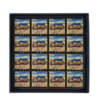 Set of 16 Tiramisu chocolates with printing (your design)