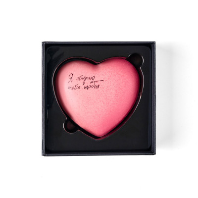 White chocolate heart with pistachio-raspberry filling