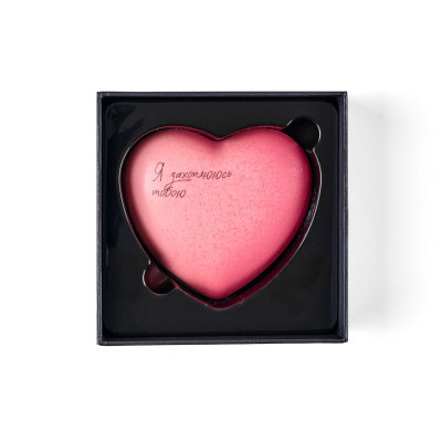 White chocolate heart with pistachio-raspberry filling